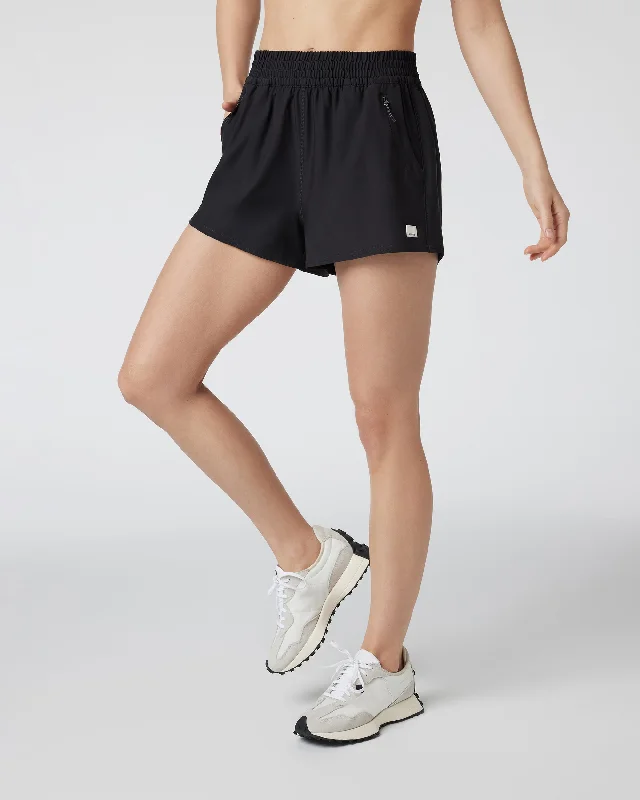 VUORI Dash Short 2.0 - BLACK Chic Outfits